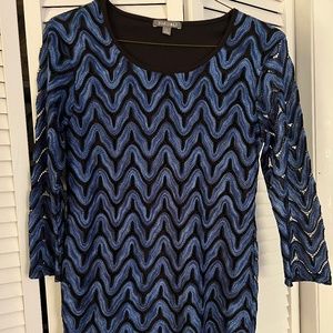 Roz & Ali Lace top in navy blue size Small